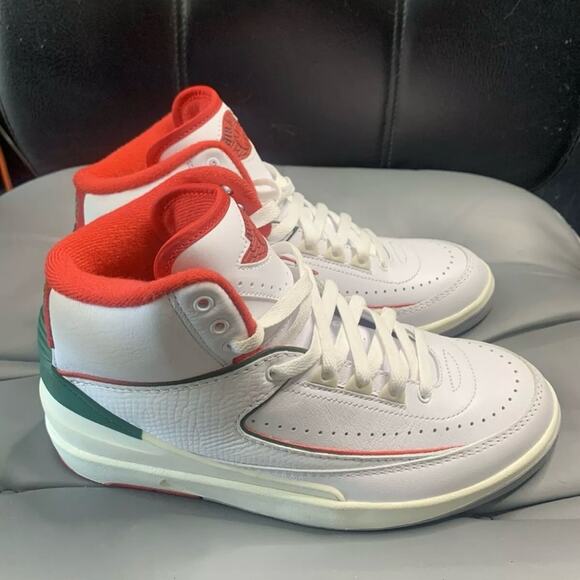 NEW Nike Air Jordan 2 Retro Fire Red Sail White Leather Shoe Youth 6.5 Womens 8 - Picture 3 of 7